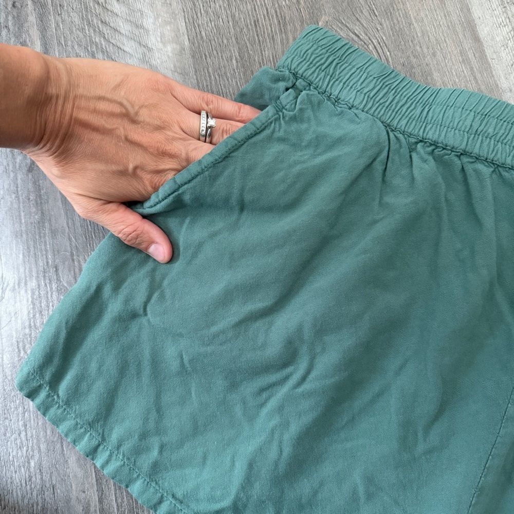 Volcom Shorts Large Teal Viscose Vacation Flowy Pockets Feminine Casual - Picture 3 of 13